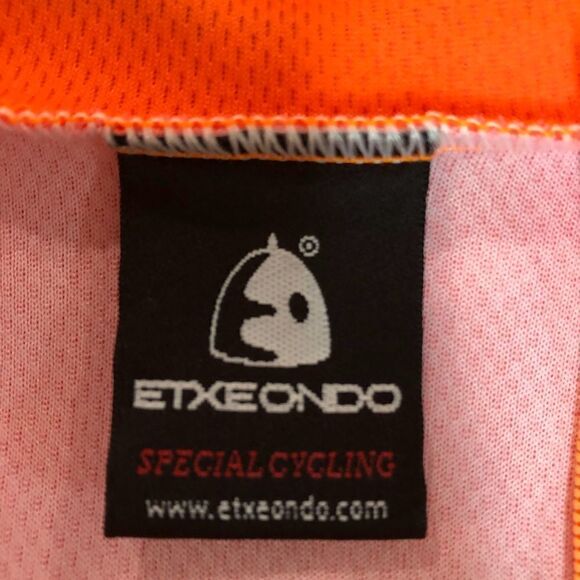 Etxeondo cycling shirt  - Picture 3 of 4